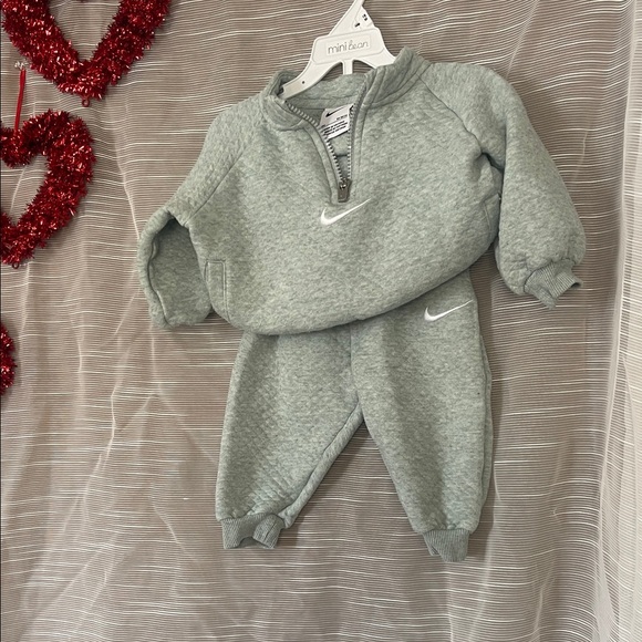 Nike Kids Matching Set in light green - Picture 1 of 6